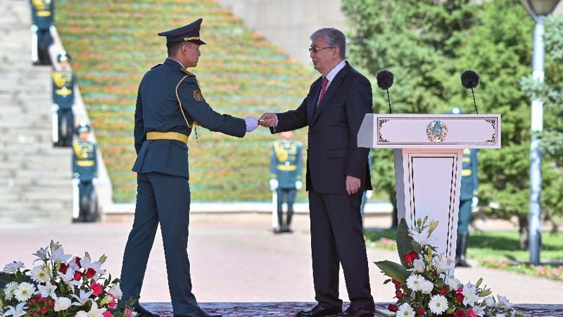 Қасым-Жомарт Тоқаев Мемлекеттік туды көтеру рәсіміне қатысты