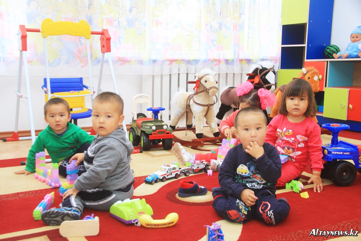 Балабақша білім алматы. Казахские дети детский сад. Садики в Казахстане. Детсад казахи. Детсад дети казахи.
