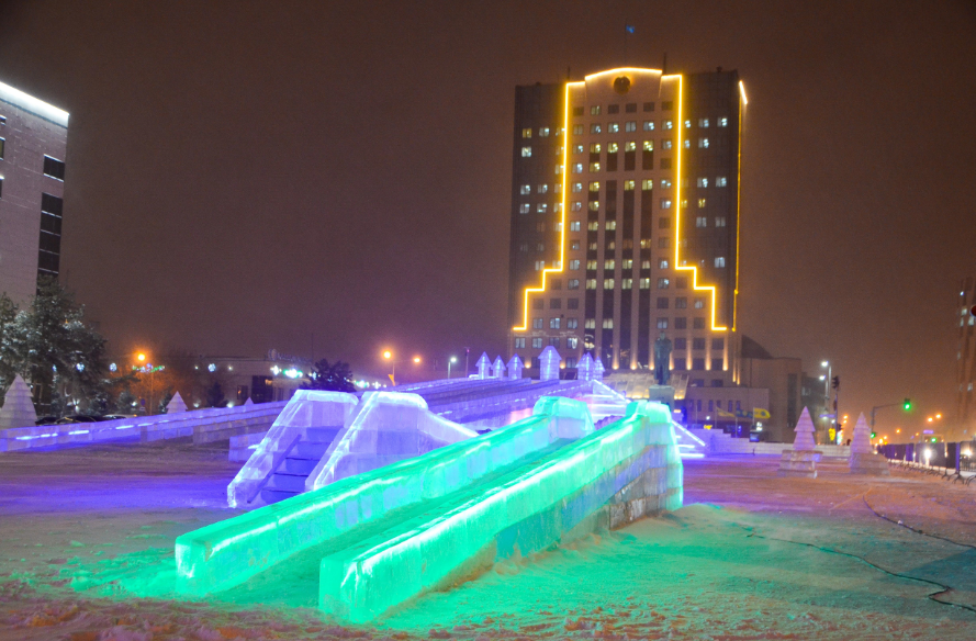 Астана куда можно сходить. Астана зима. Зимняя Астана. Набережная Астаны зима. Астана зимой.