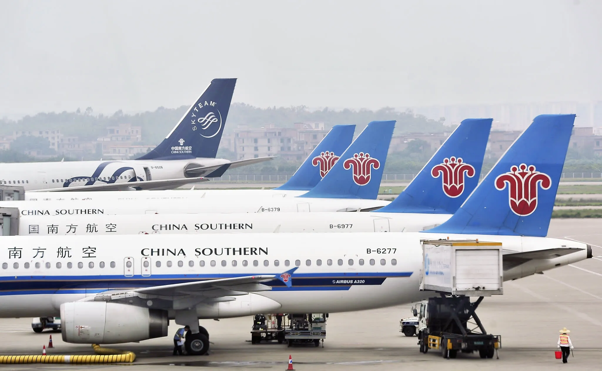 Чайна саузерн. Авиакомпания China Southern Airlines. Авиакомпания Чайна Саузерн. China Southern Airlines самолеты. Китайские авиаперевозчики.