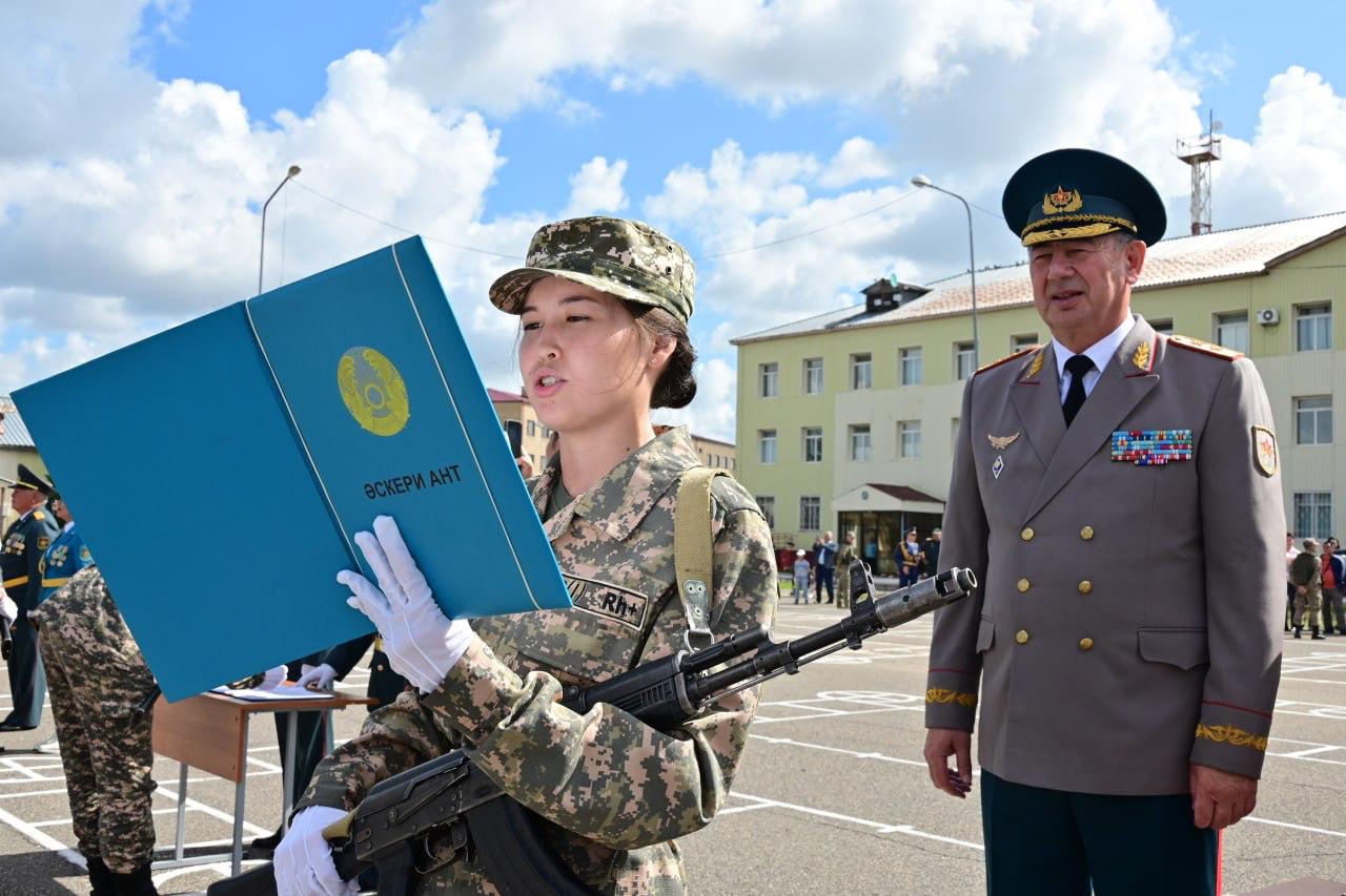 Кіреберістегі студентті блять