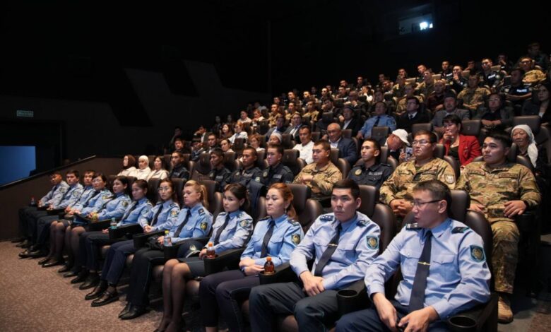Түркістанда ерлікпен қаза тапқан қос батырдың ерлігіне арналған фильмдер таныстырылды