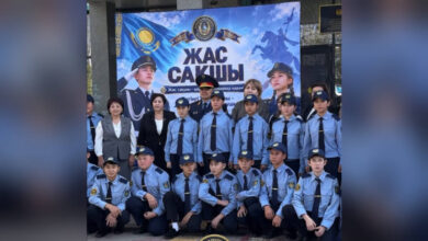 Алматыда 'Жас сақшы' полиция сыныптары толықты — жаңа сынып Ерлан Бопырбаевтың есімі берілді